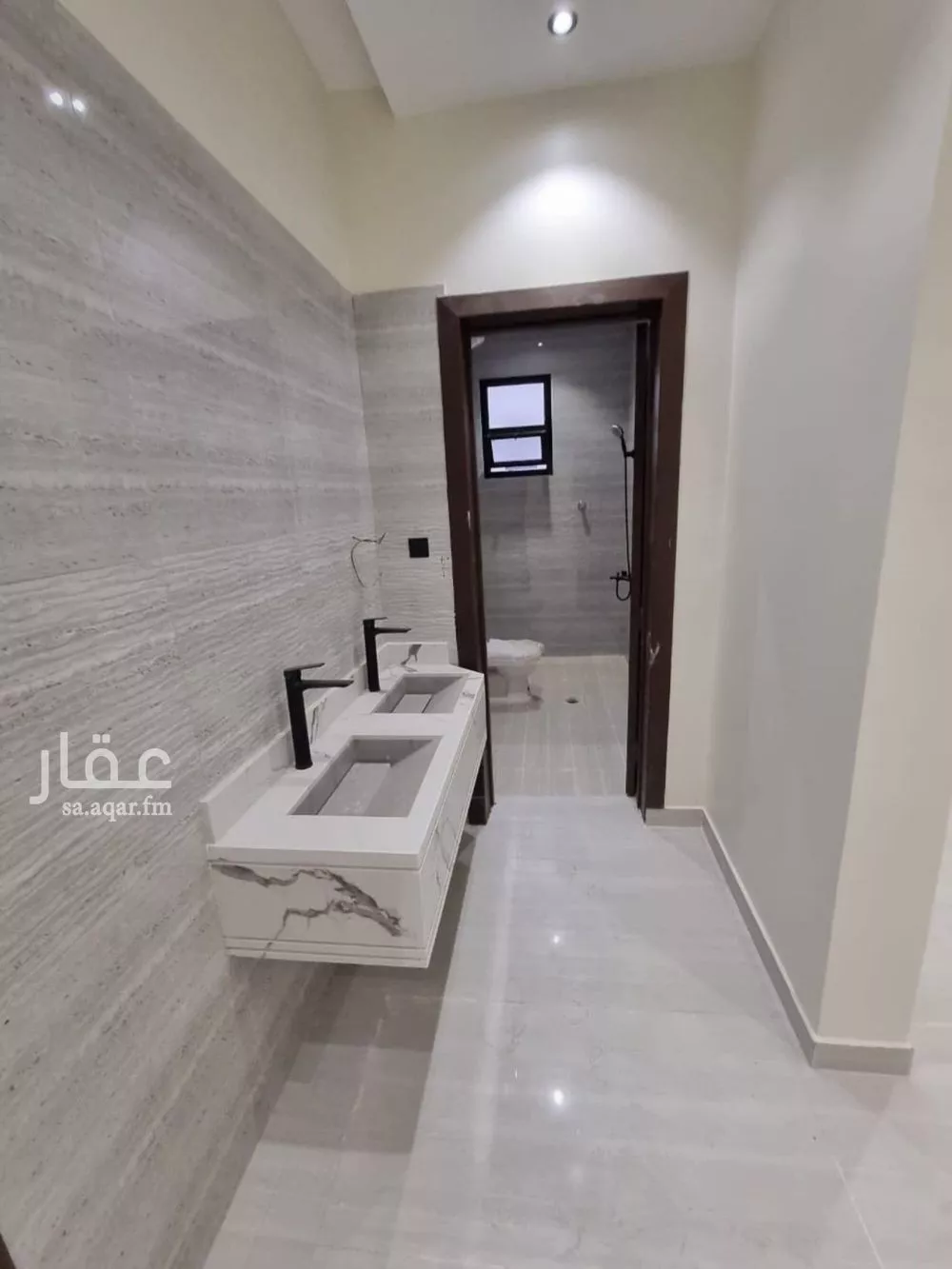 فيلا 6 غرف في عكاظ 5