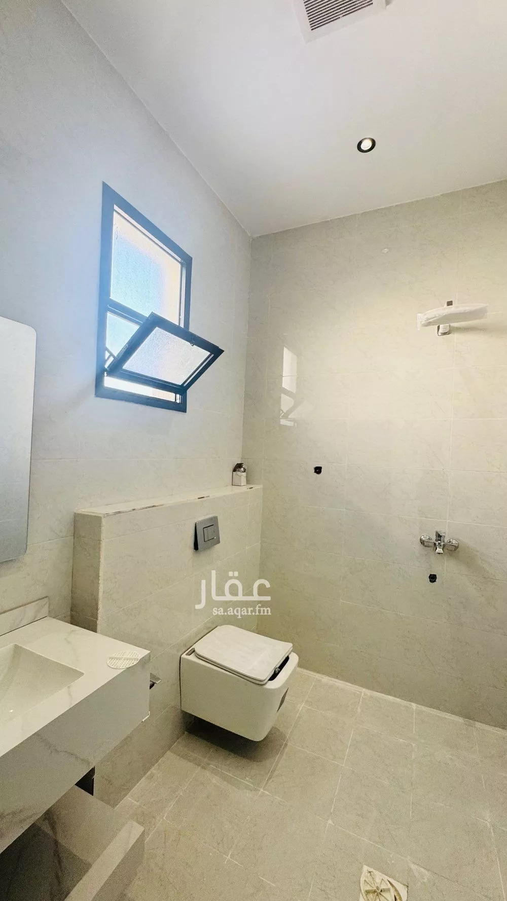 4 bedroom villa in Okaz, Riyadh 9