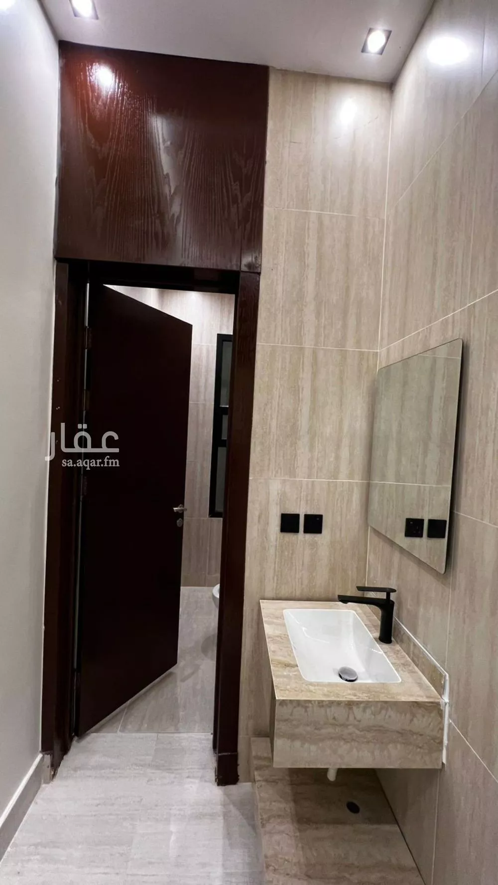 3 bedroom floor in Al Hazm 5