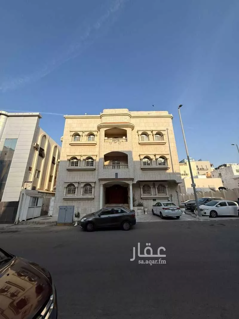 400 sqm building in Al Rawdah 3