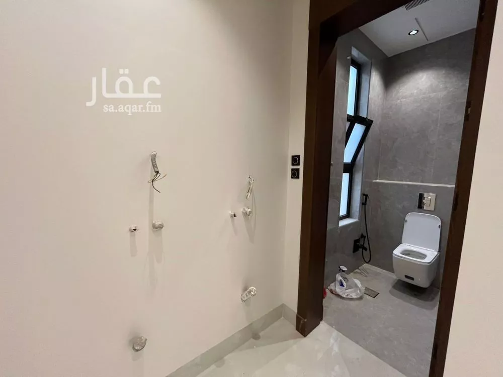 5 bedroom villa in Al Mahdiyyah 4