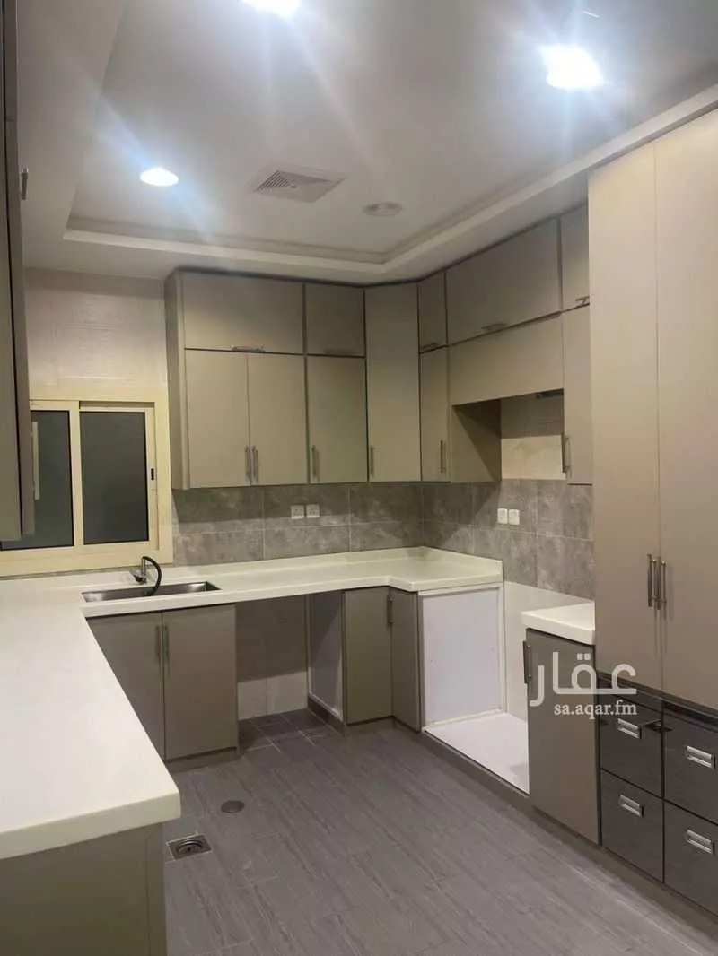 5 bedroom floor in Taibah 3