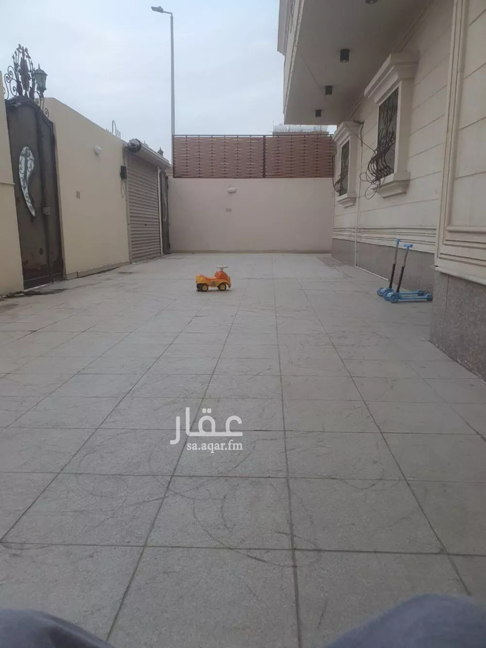 فيلا 11 غرف في ضاحية الملك فهد 1