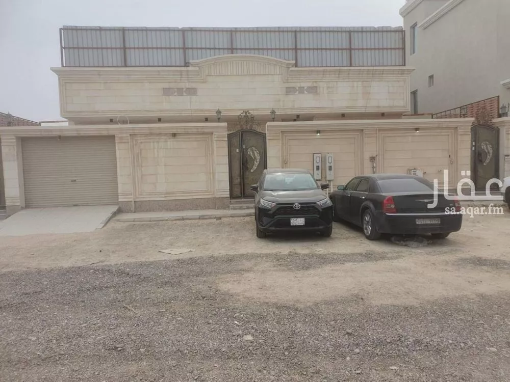 فيلا 11 غرف في ضاحية الملك فهد 2