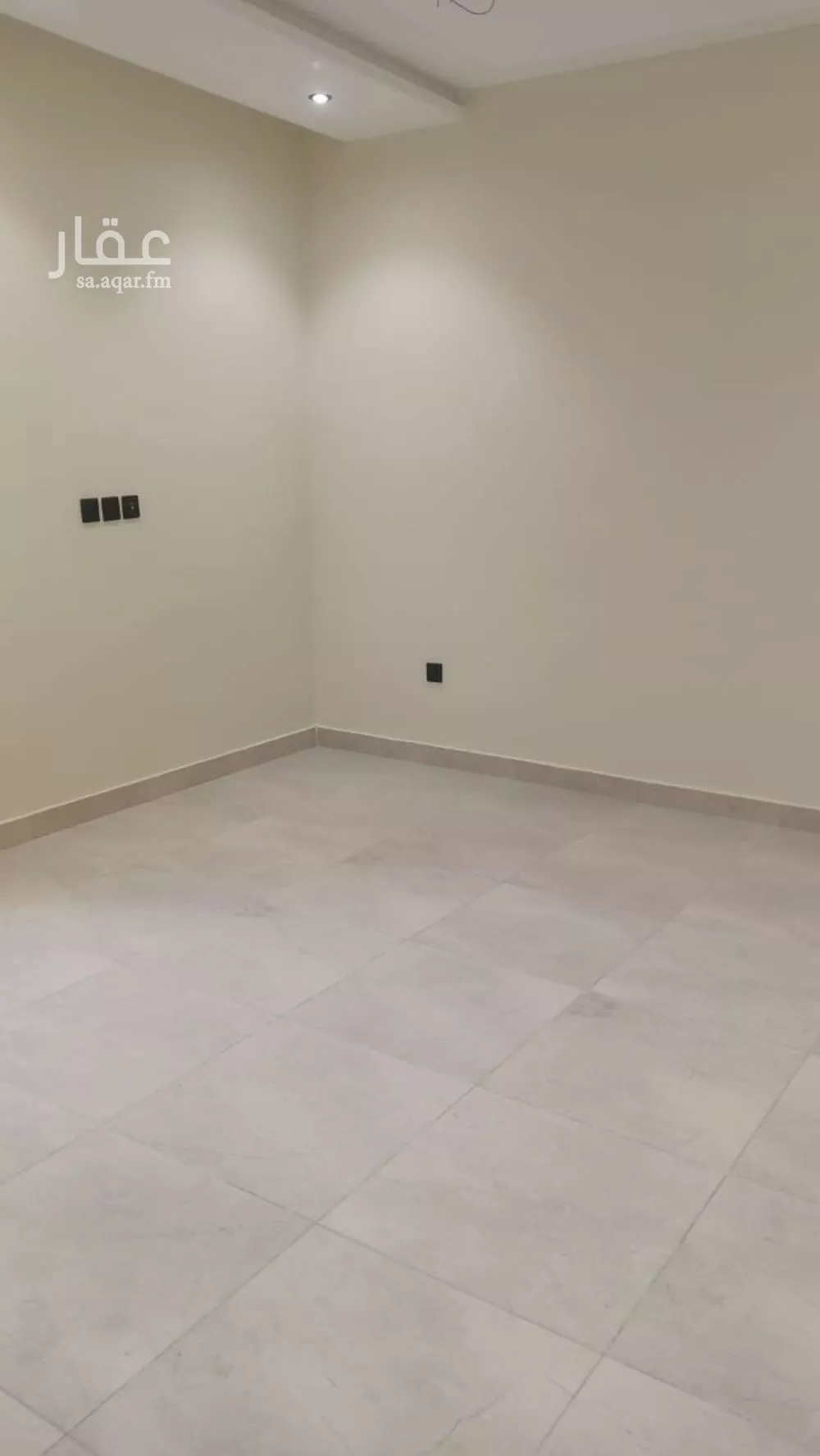 فيلا 11 غرف في ضاحية الملك فهد 4