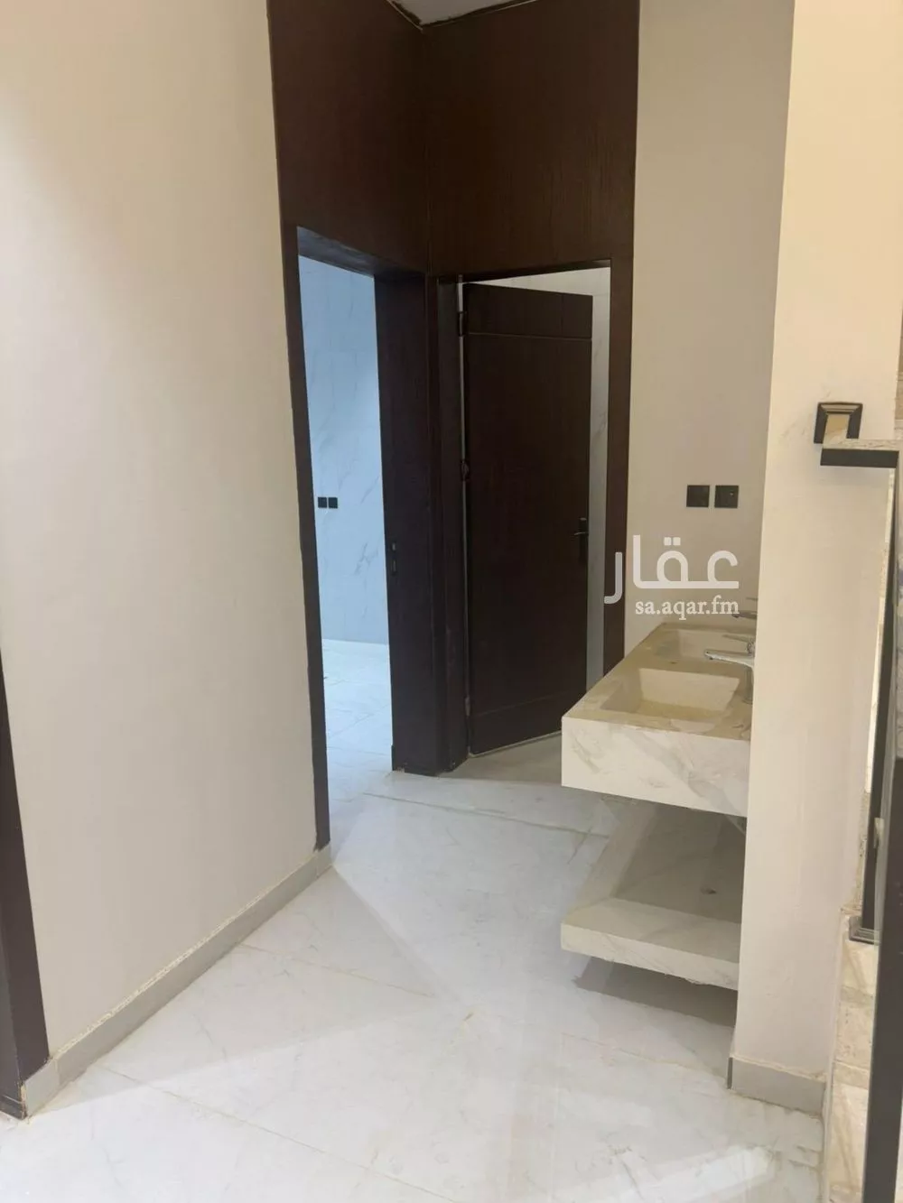 شقة 5 غرف في الجنادرية 1