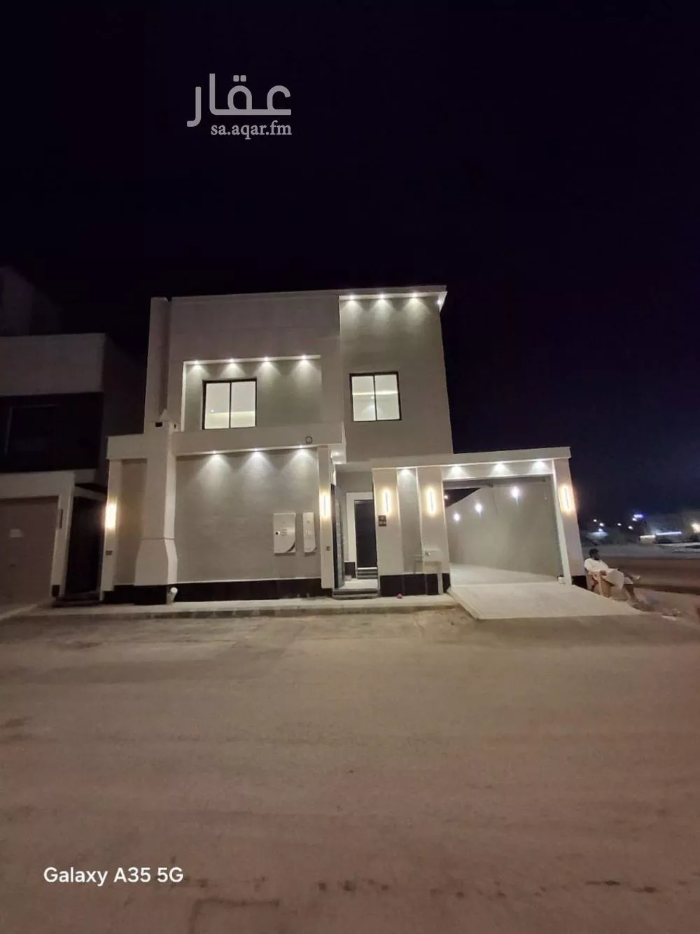 فيلا 8 غرف في الجنادرية 1