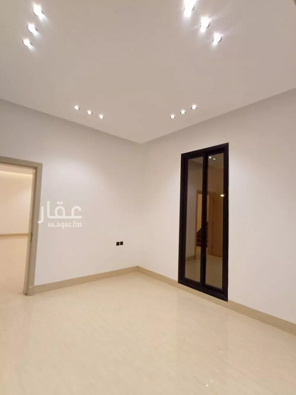 فيلا 6 غرف في الجنادرية 3