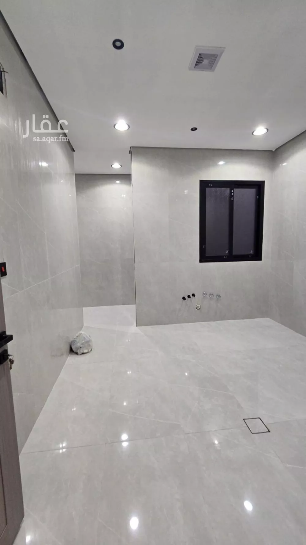 فيلا 6 غرف في ضاحية الملك فهد 5