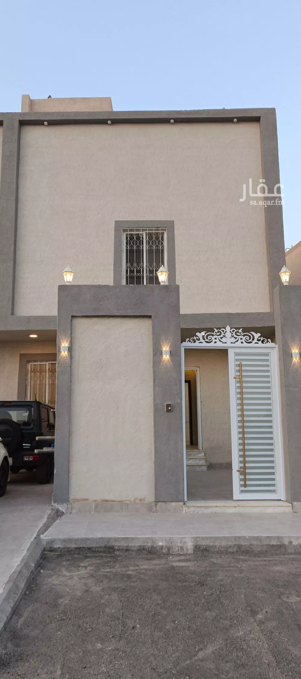 شقة 5 غرف في ضاحية الملك فهد 1