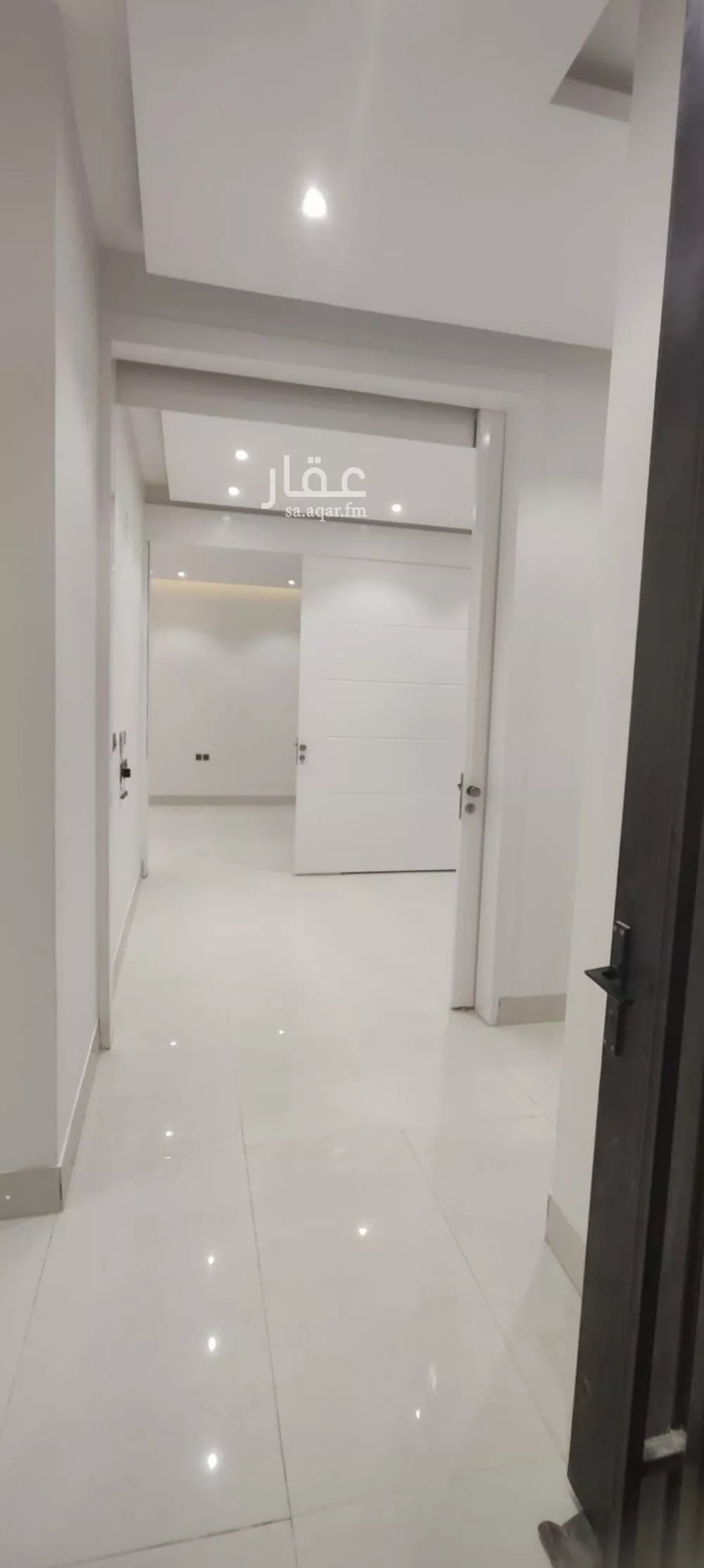 فيلا 5 غرف في الجنادرية 3