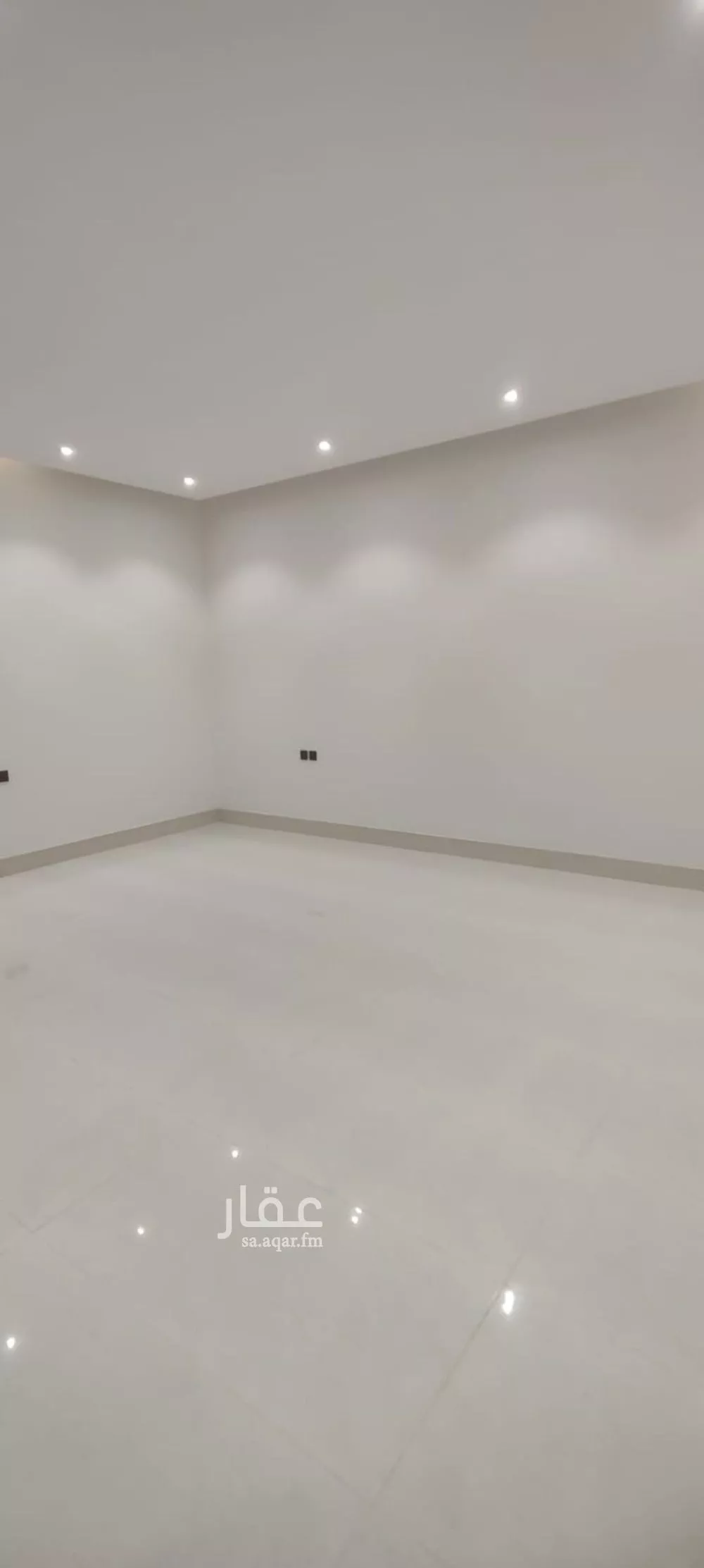 فيلا 5 غرف في الجنادرية 1