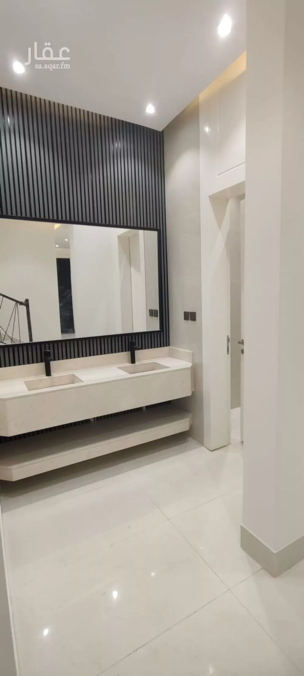 فيلا 5 غرف في الجنادرية 5