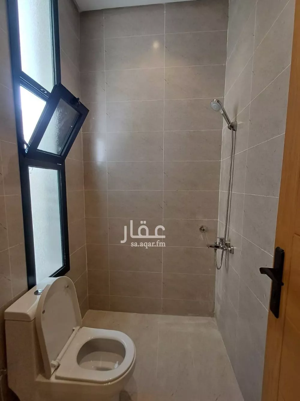 فيلا 7 غرف في الفروسية 5