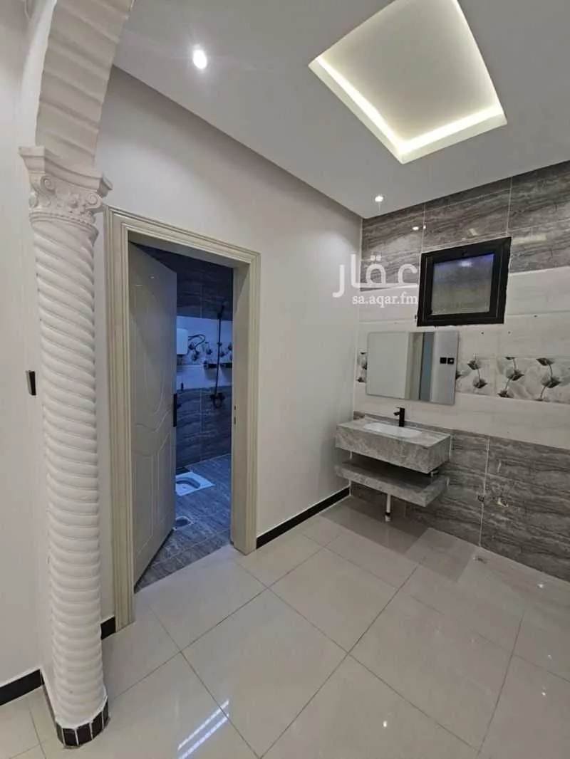 4 bedroom floor in Al Janadriyah 4