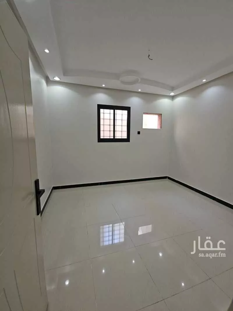 4 bedroom floor in Al Janadriyah 2