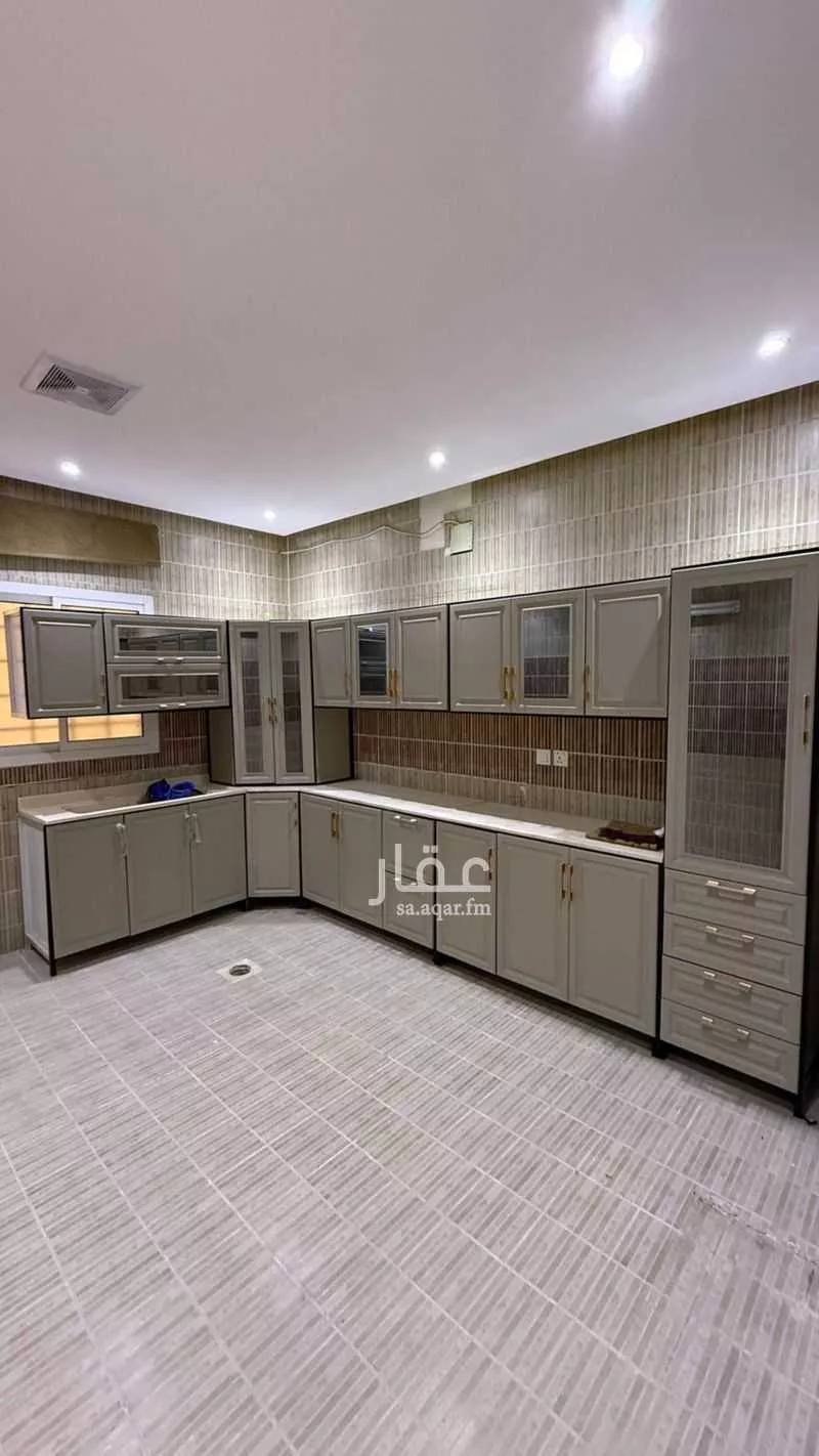 4 bedroom floor in Al Yasmin 1