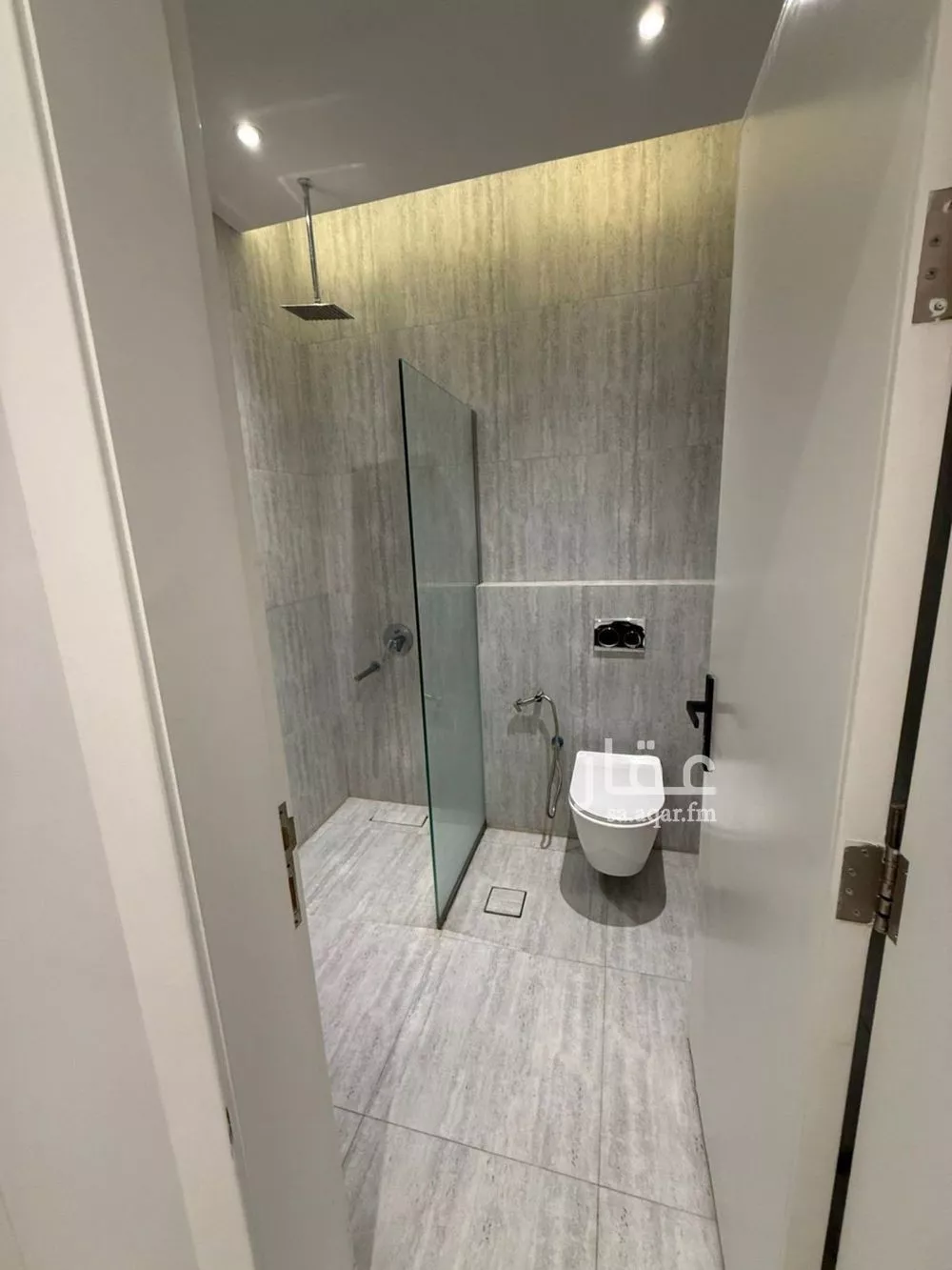 شقة 3 غرف في الملقا 2