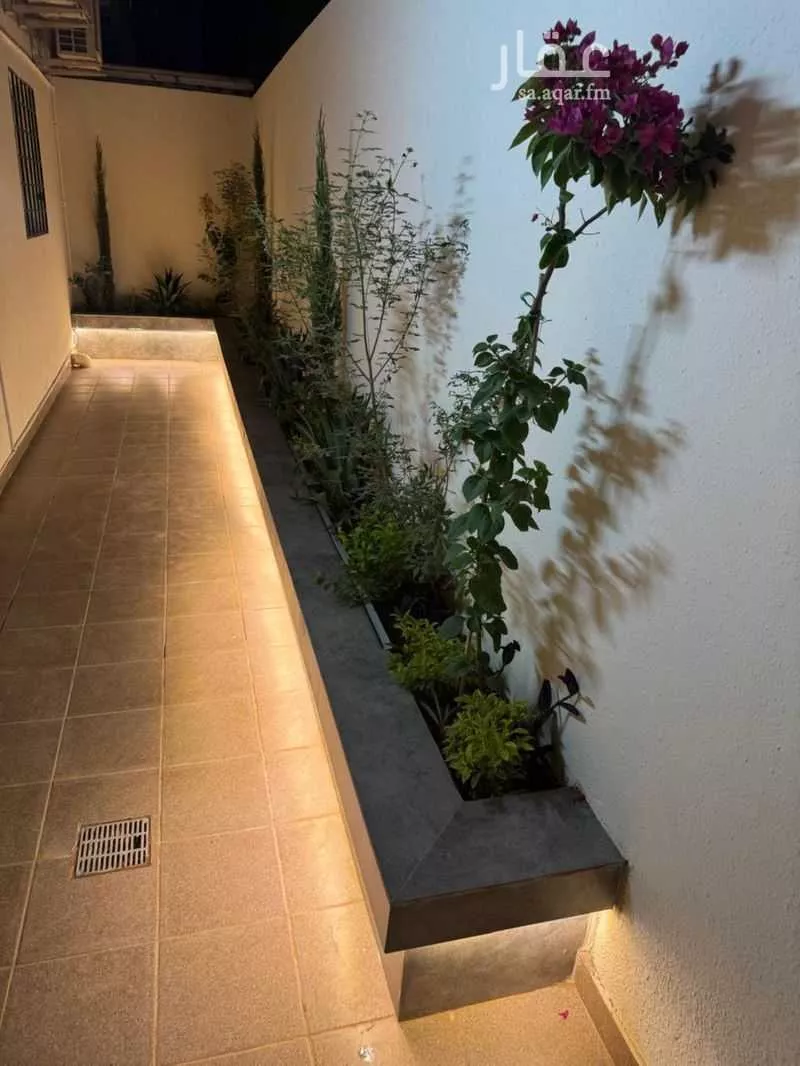 شقة 4 غرف في الملقا 1