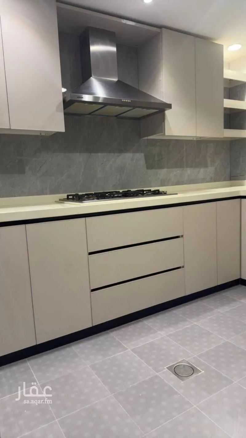 شقة 4 غرف في الملقا 5