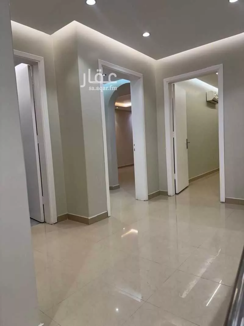 شقة 4 غرف في الملقا 3