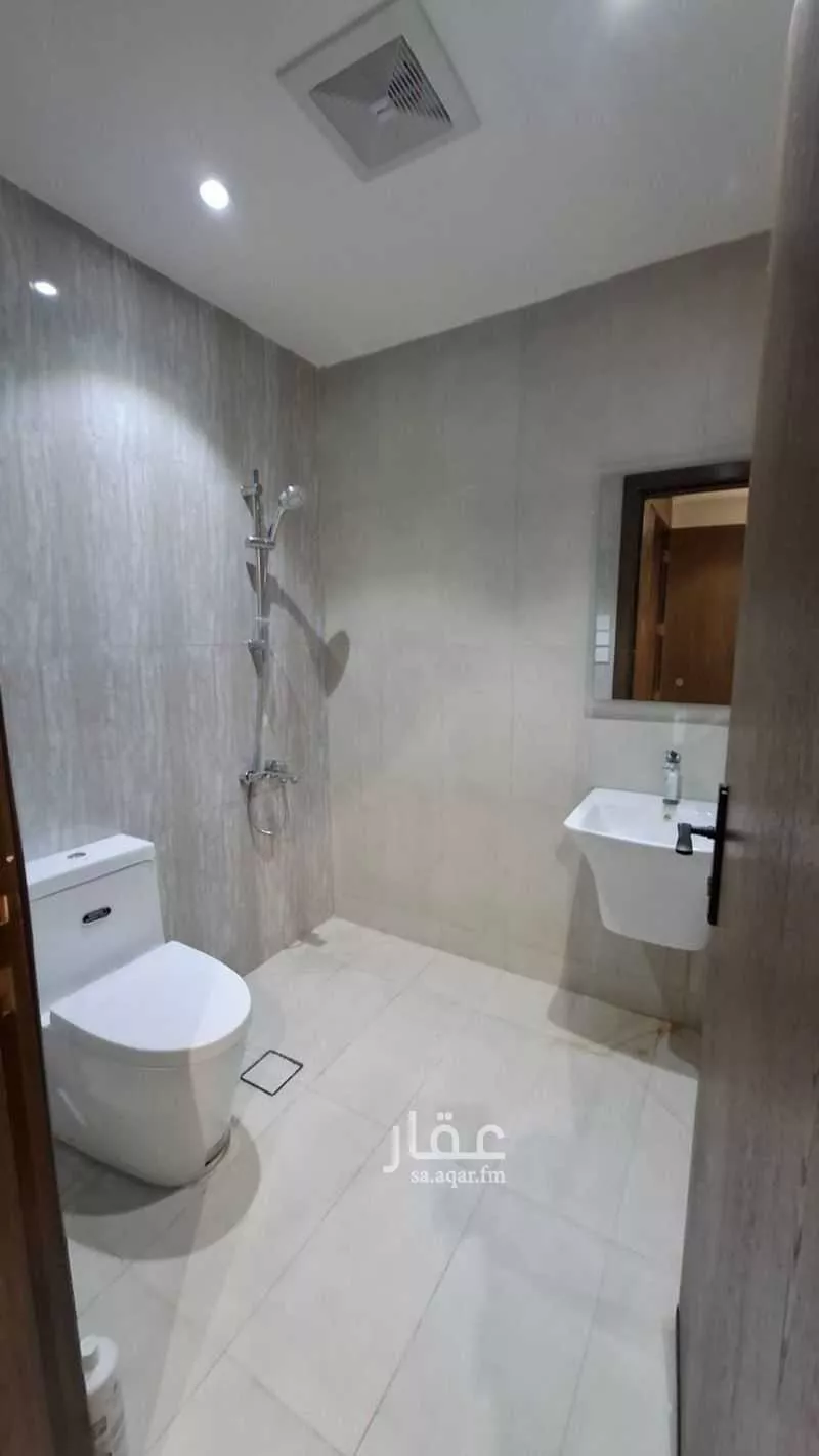 دور 4 غرف في الملقا 4