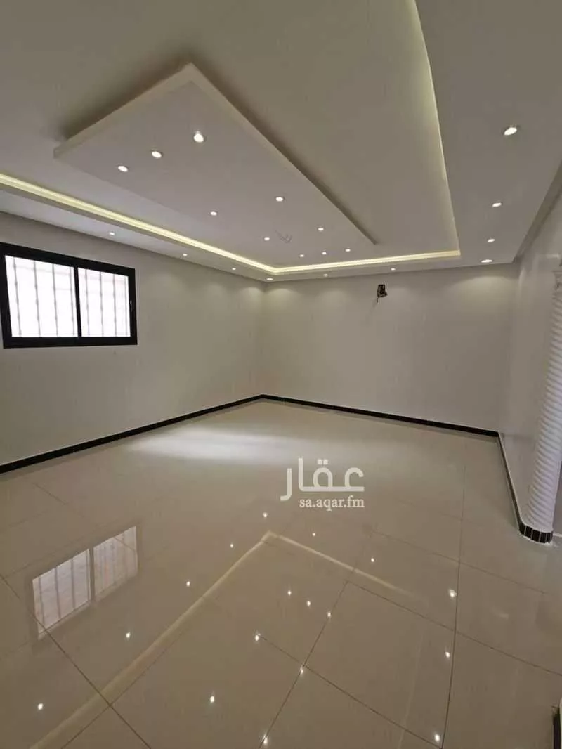 4 bedroom floor in Al Janadriyah 3