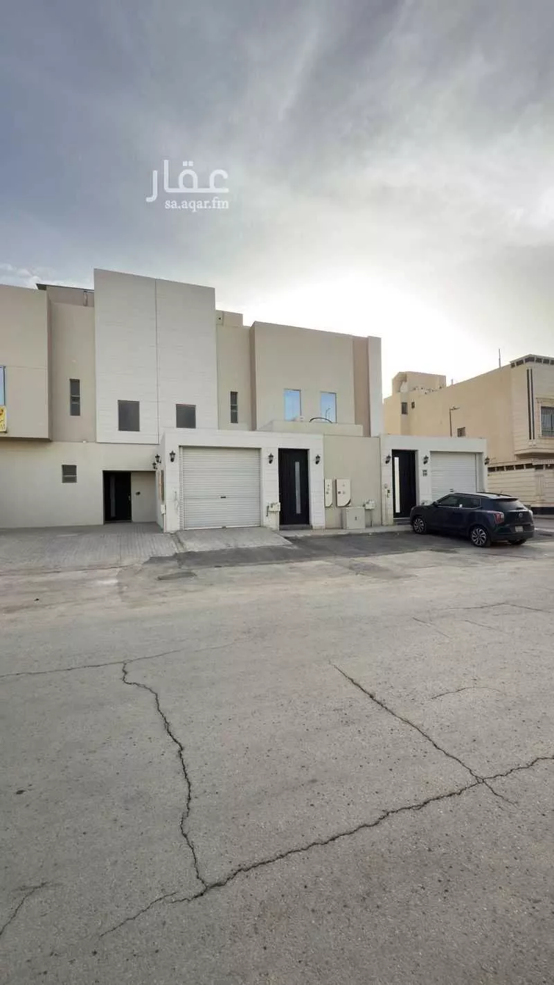 3 bedroom floor in Dhahrat Al Badiah 2