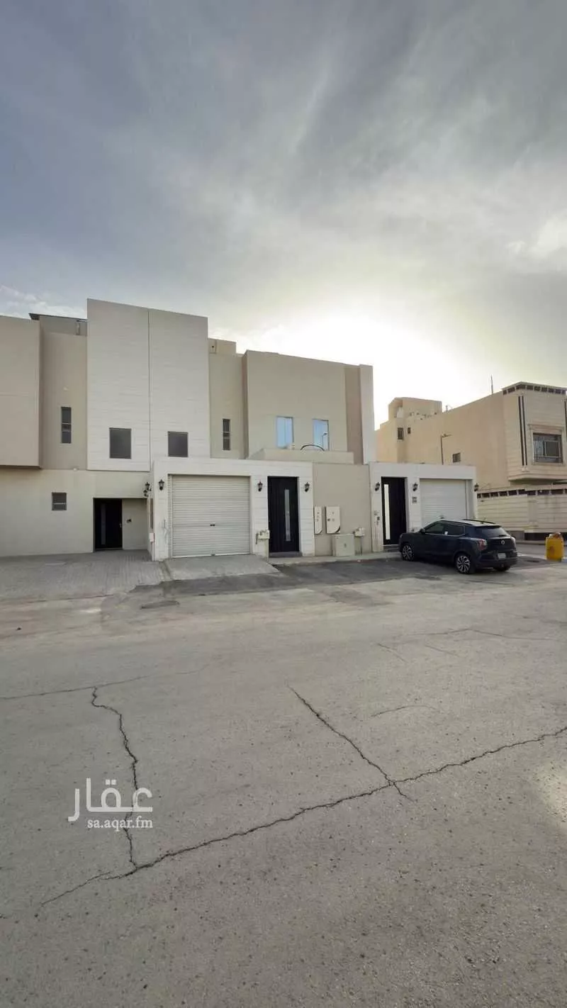 3 bedroom floor in Dhahrat Al Badiah 1
