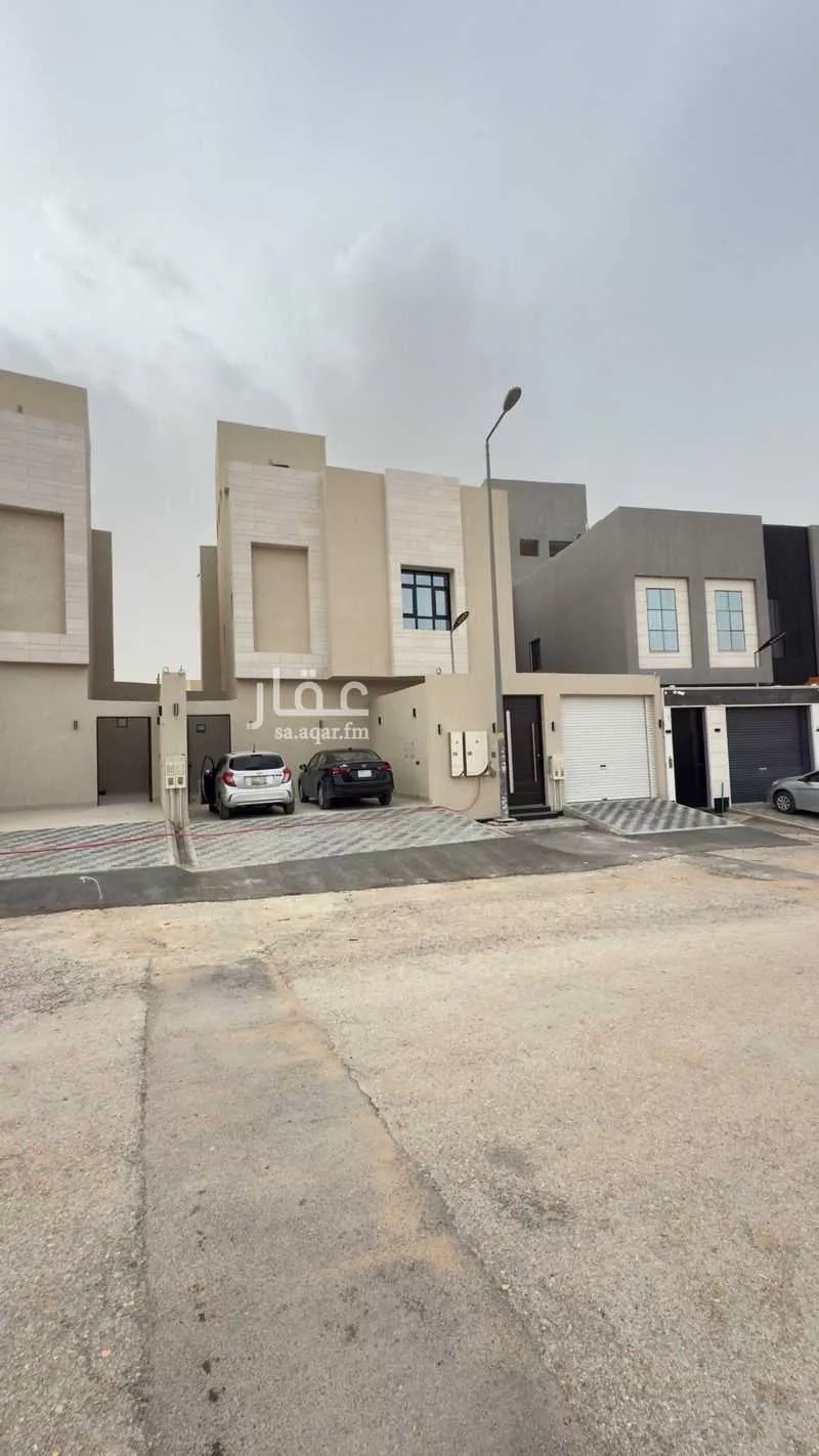 4 bedroom floor in Al Hazm 1
