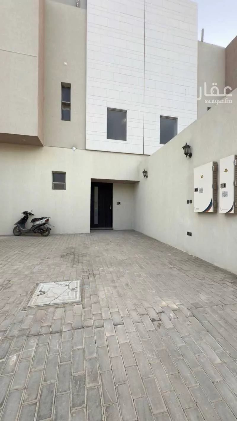 3 bedroom floor in Dhahrat Al Badiah 4