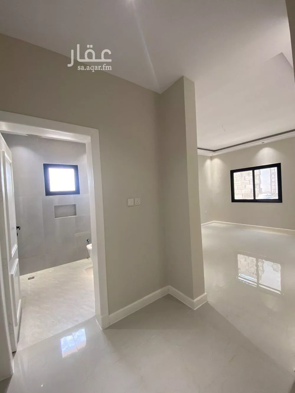 فيلا 9 غرف في الامواج 4