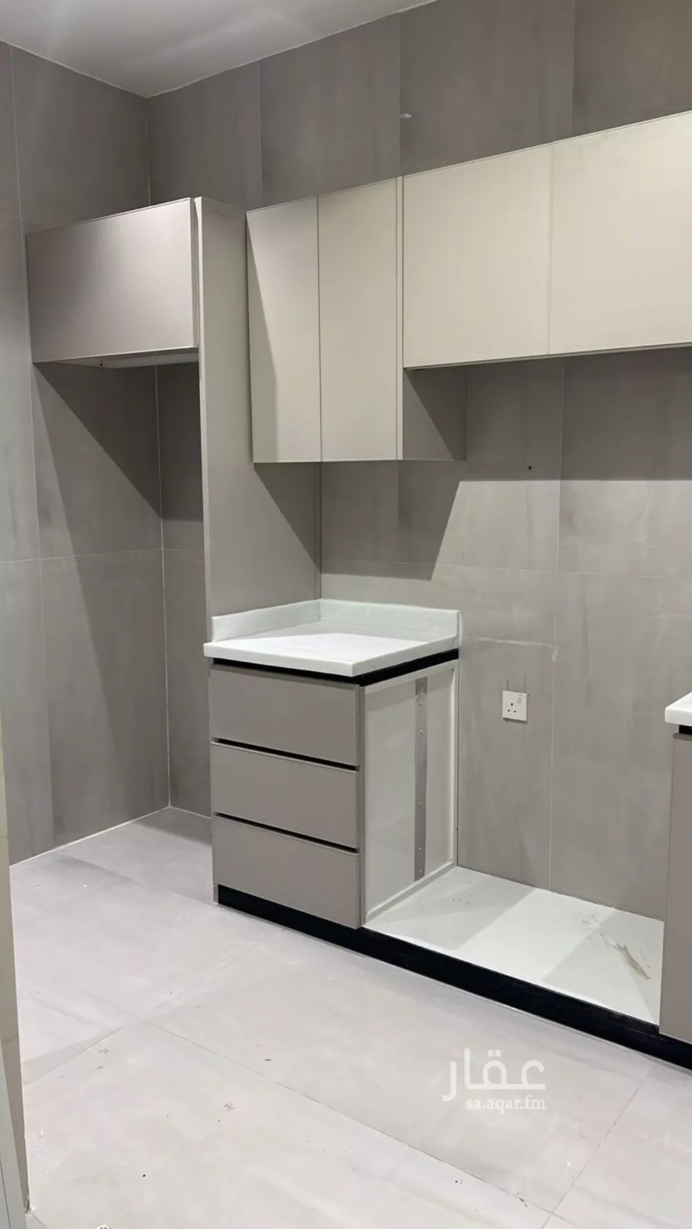 شقة 4 غرف في الحمرا 3