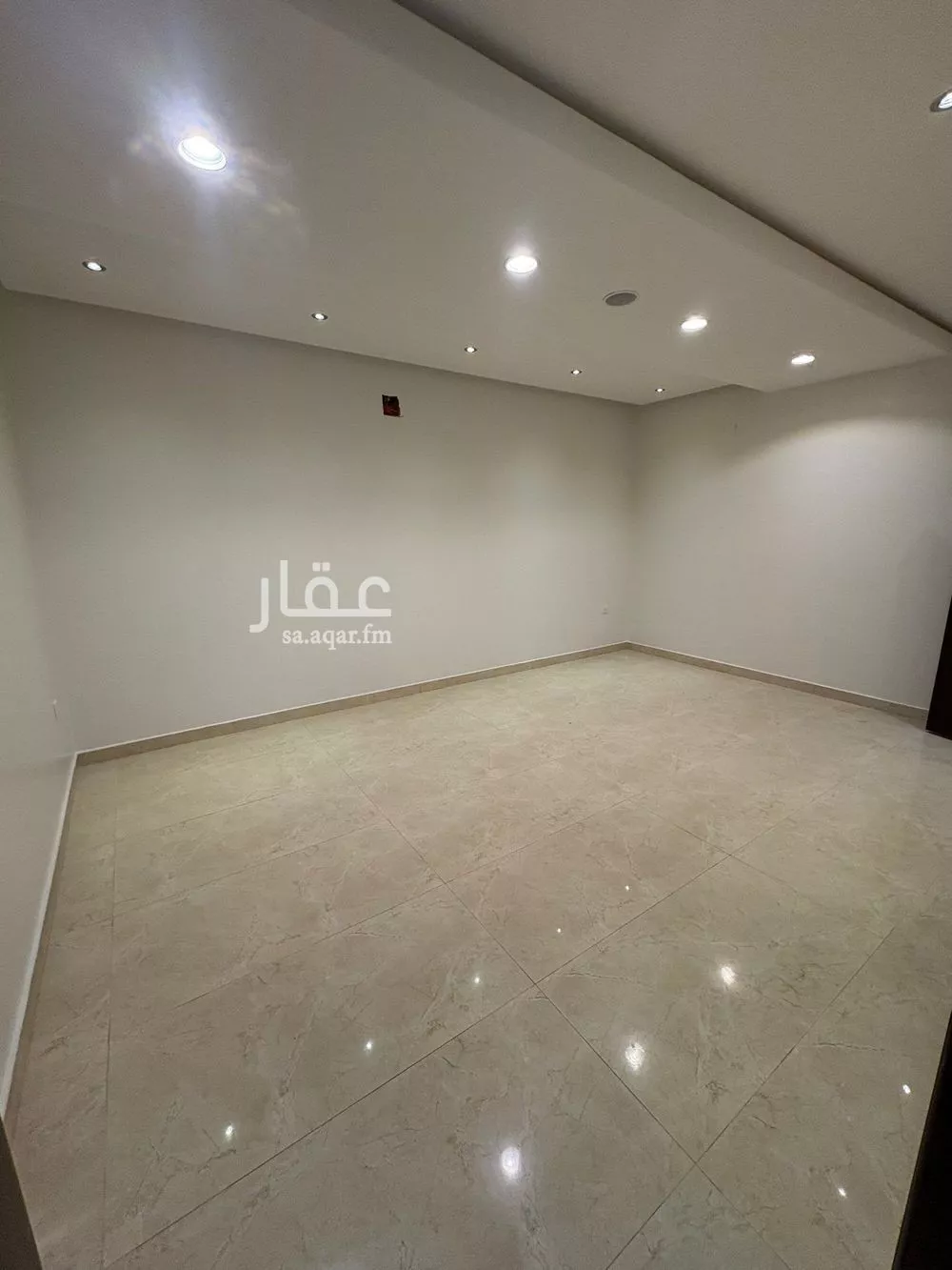 فيلا 4 غرف في النرجس 3