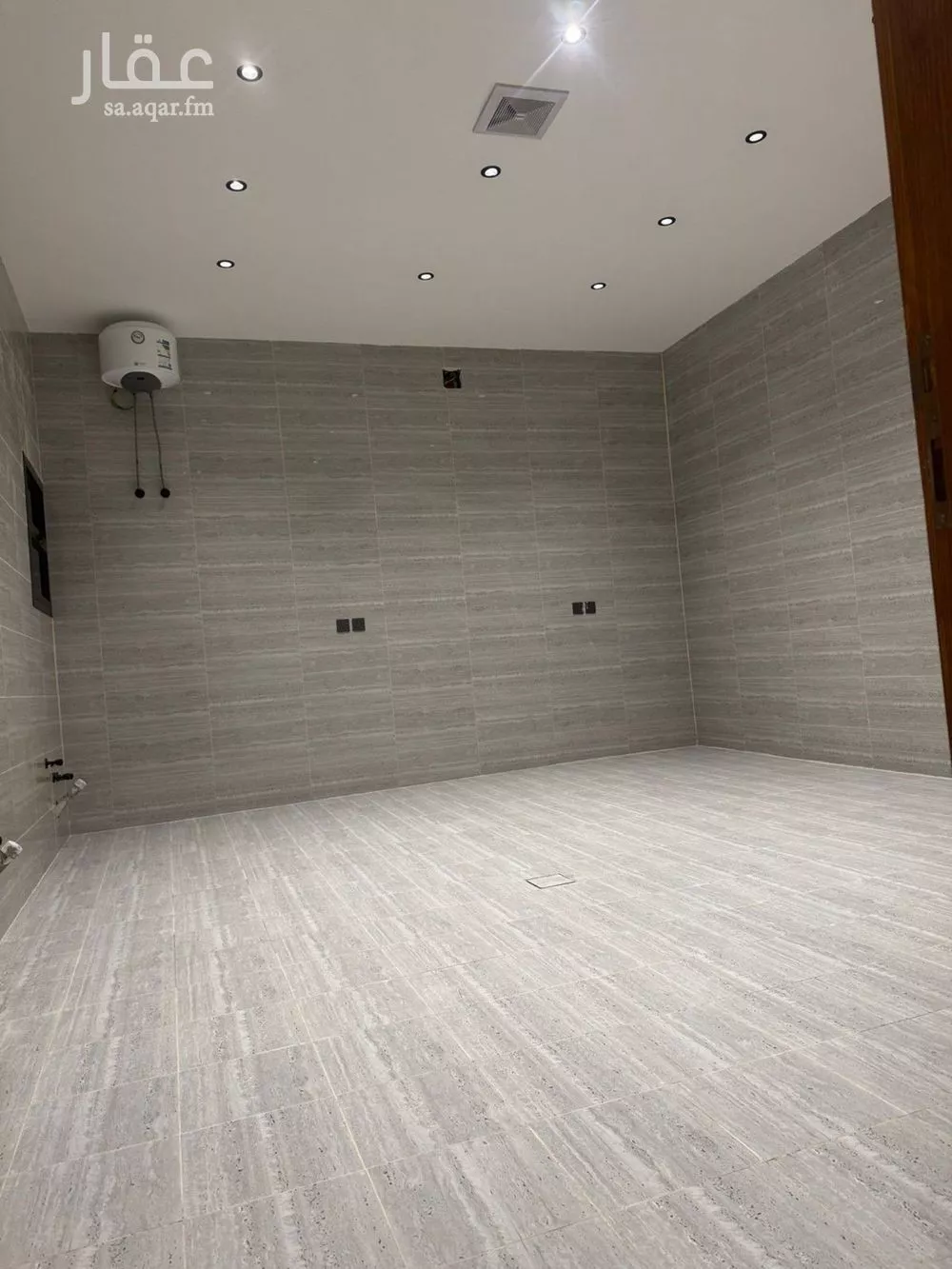 فيلا 6 غرف في العزيزية 3