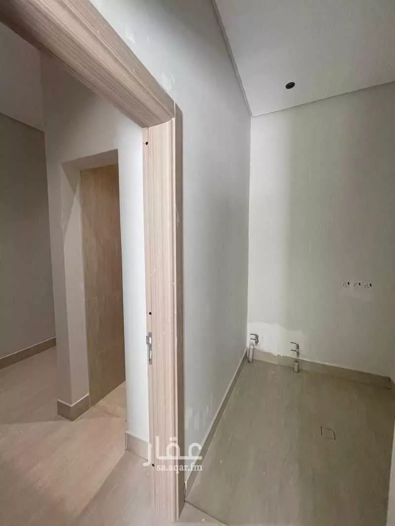 فيلا 4 غرف في العارض 5