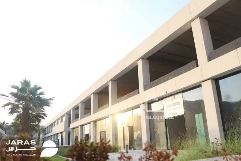 مكتب 250 م² في الجامعة 5