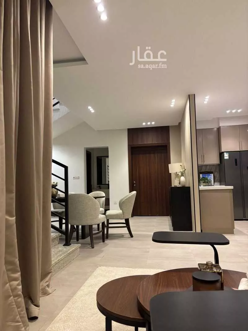 فيلا 4 غرف في الجنادرية 3