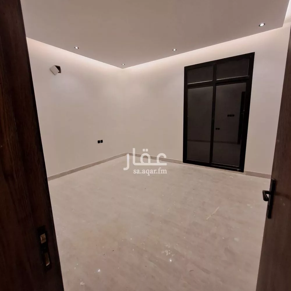 فيلا 5 غرف في الرمال 2