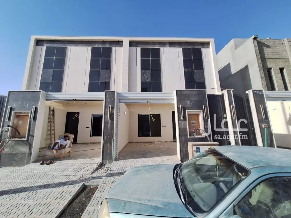 دوبلكس 5 غرف في عكاظ 1