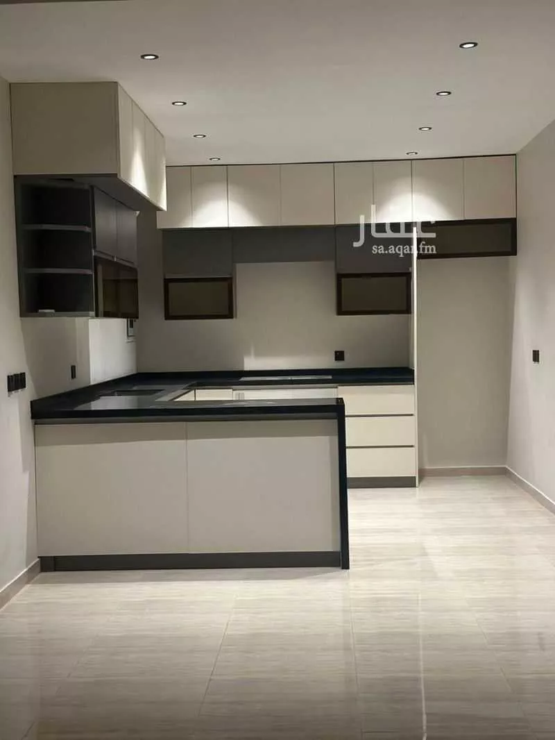 شقة 4 غرف في الحمرا 3