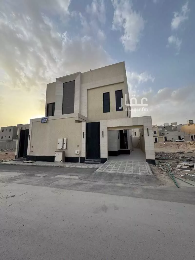 3 bedroom floor in Al Janadriyah 3