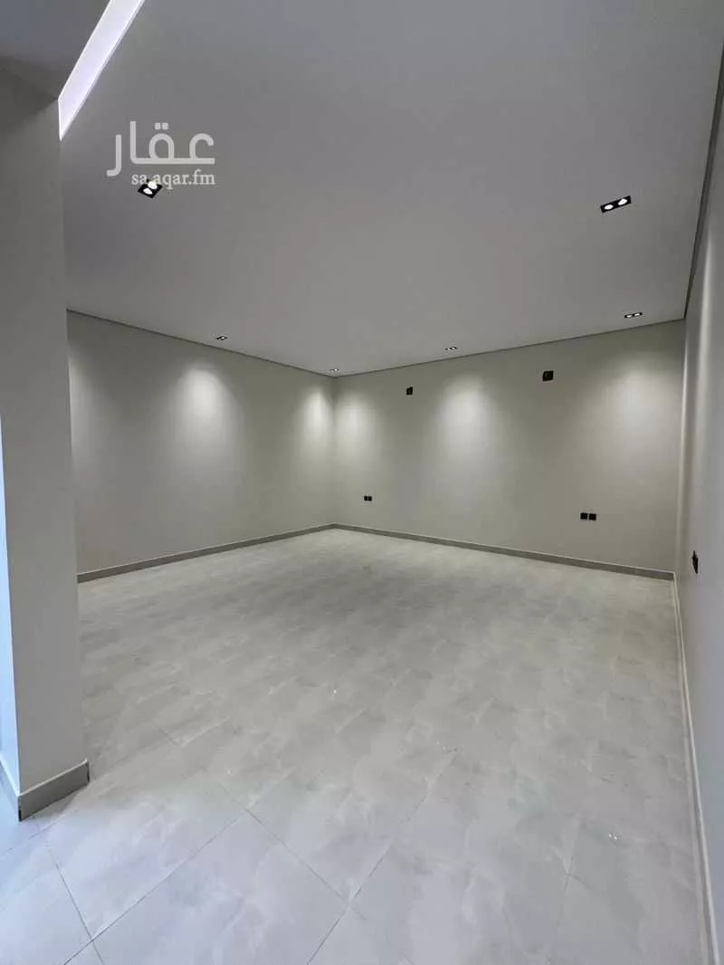 3 bedroom floor in Al Janadriyah 5