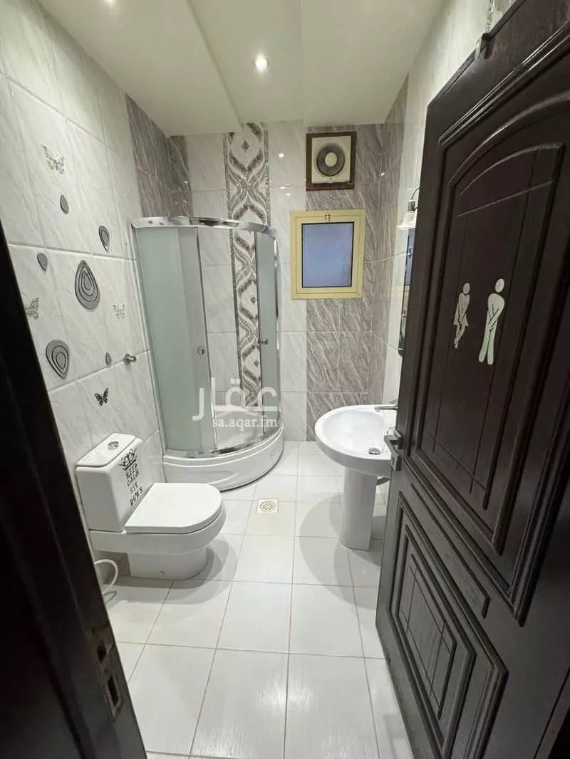 فيلا 8 غرف في طيبة 5