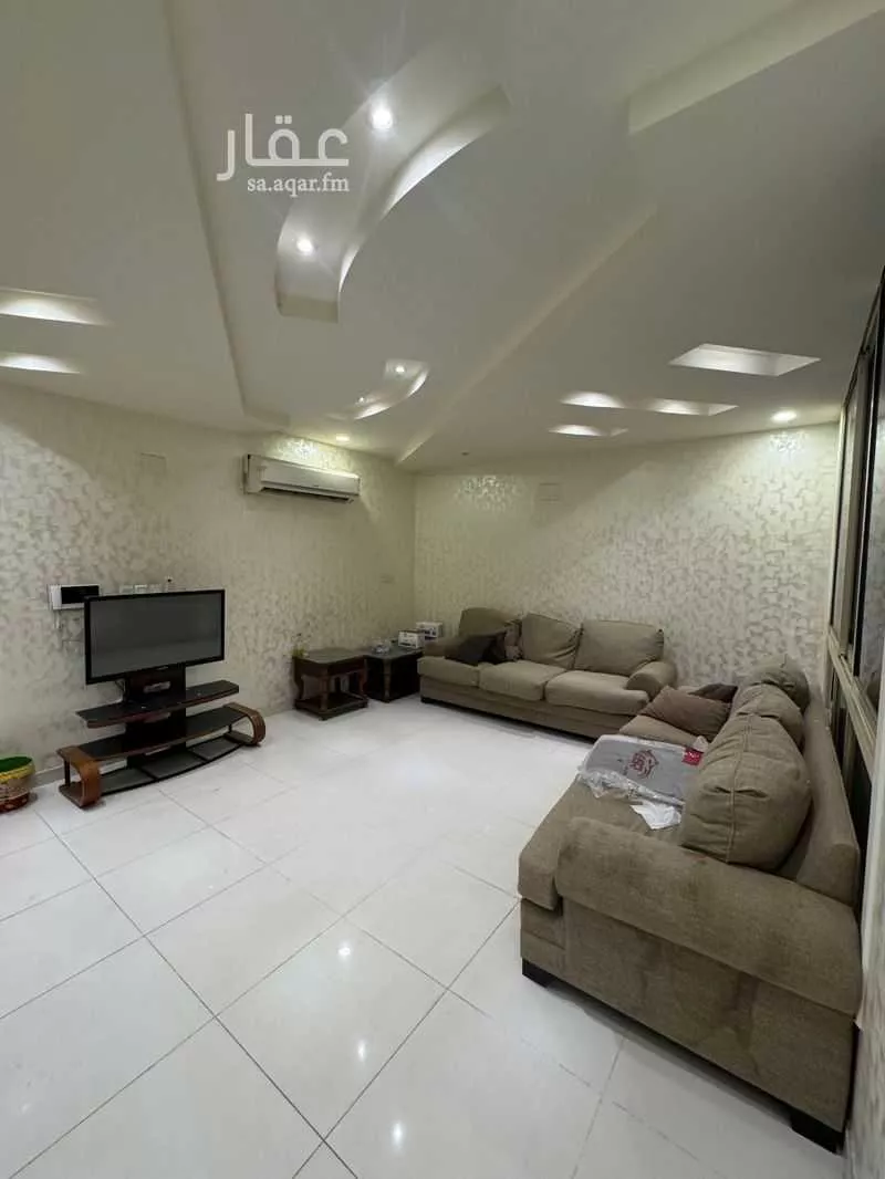 فيلا 8 غرف في طيبة 1