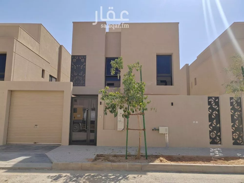 فيلا 8 غرف في الرمال 1