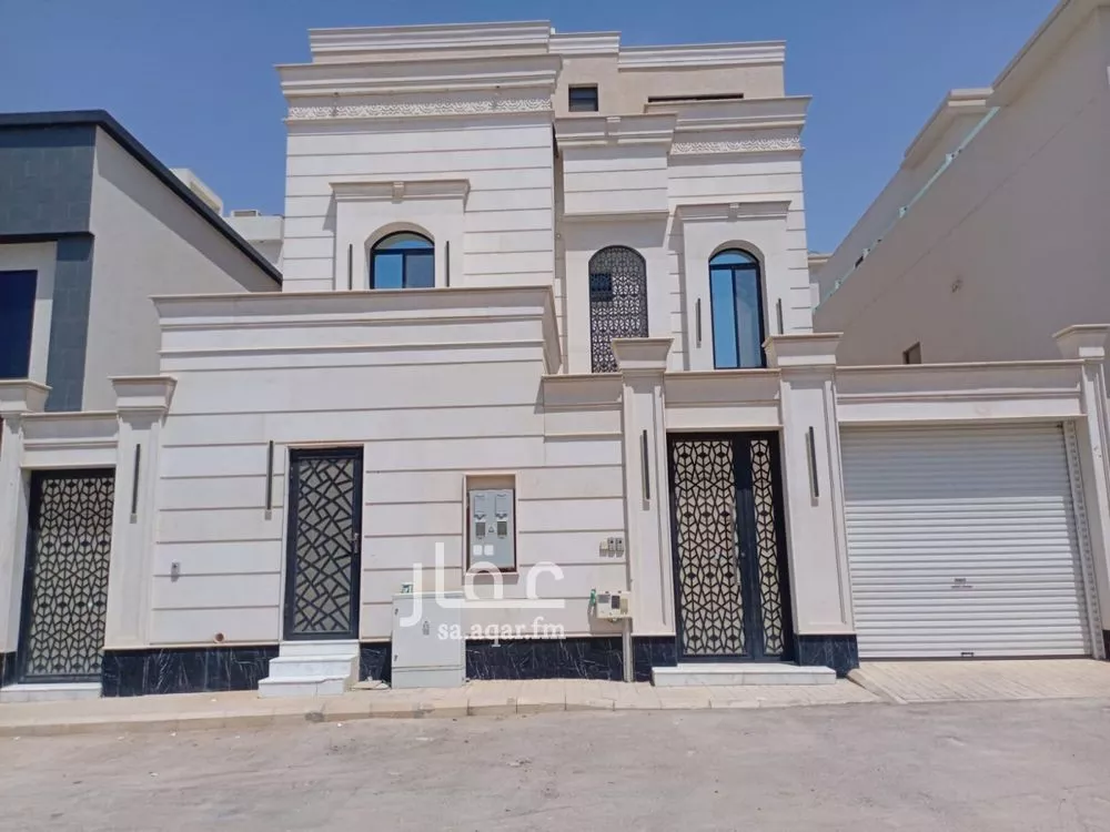 فيلا 10 غرف في الملقا 2