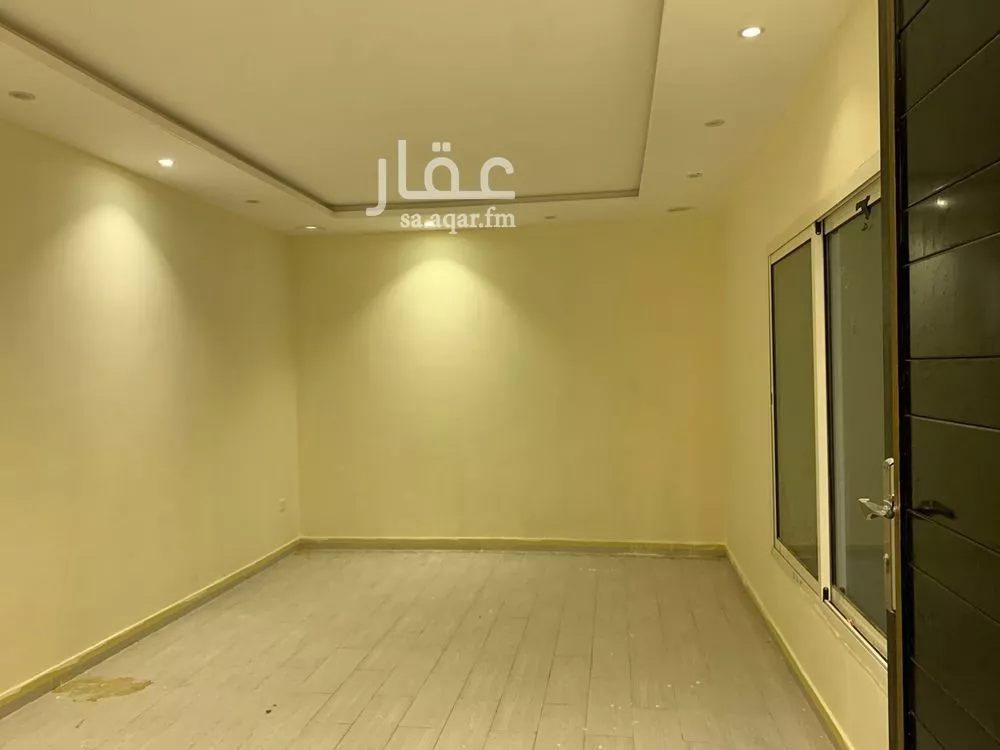 فيلا 18 غرف في عكاظ 5