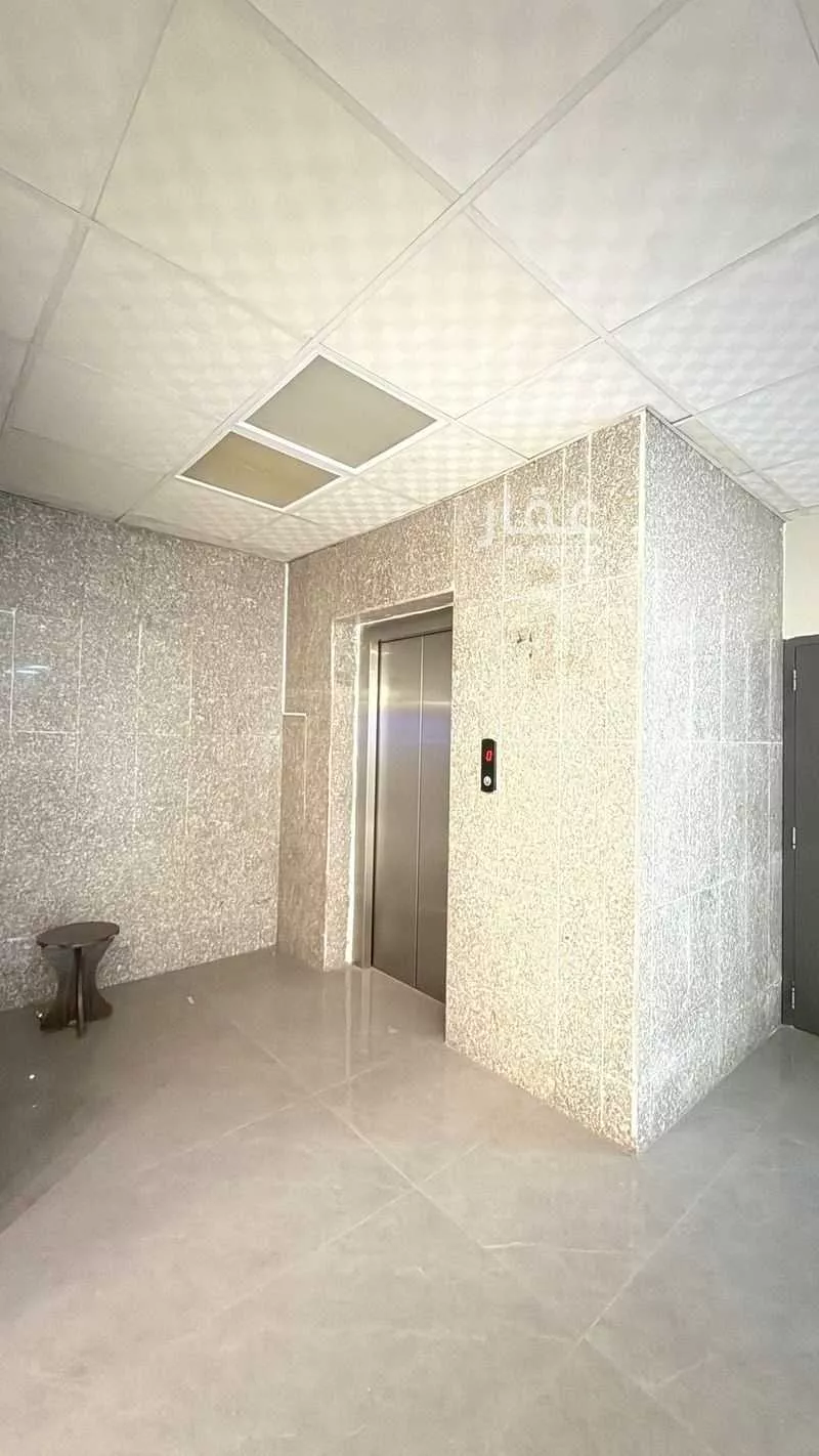 عمارة 1361 م² في العريض 3