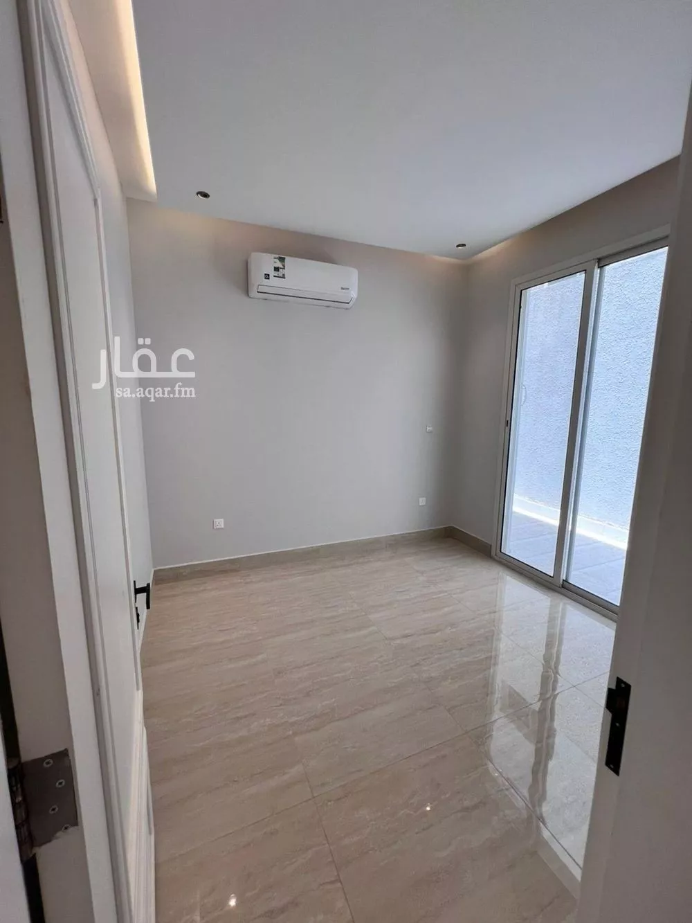 شقة 3 غرف في الملقا 3